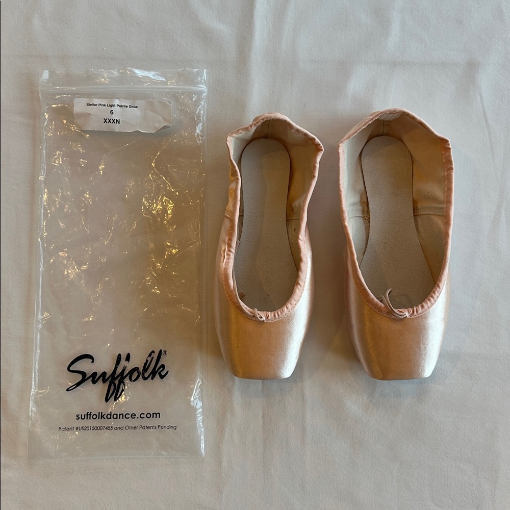 Suffolk Pointe Shoes- Stellar Pink - Brand New